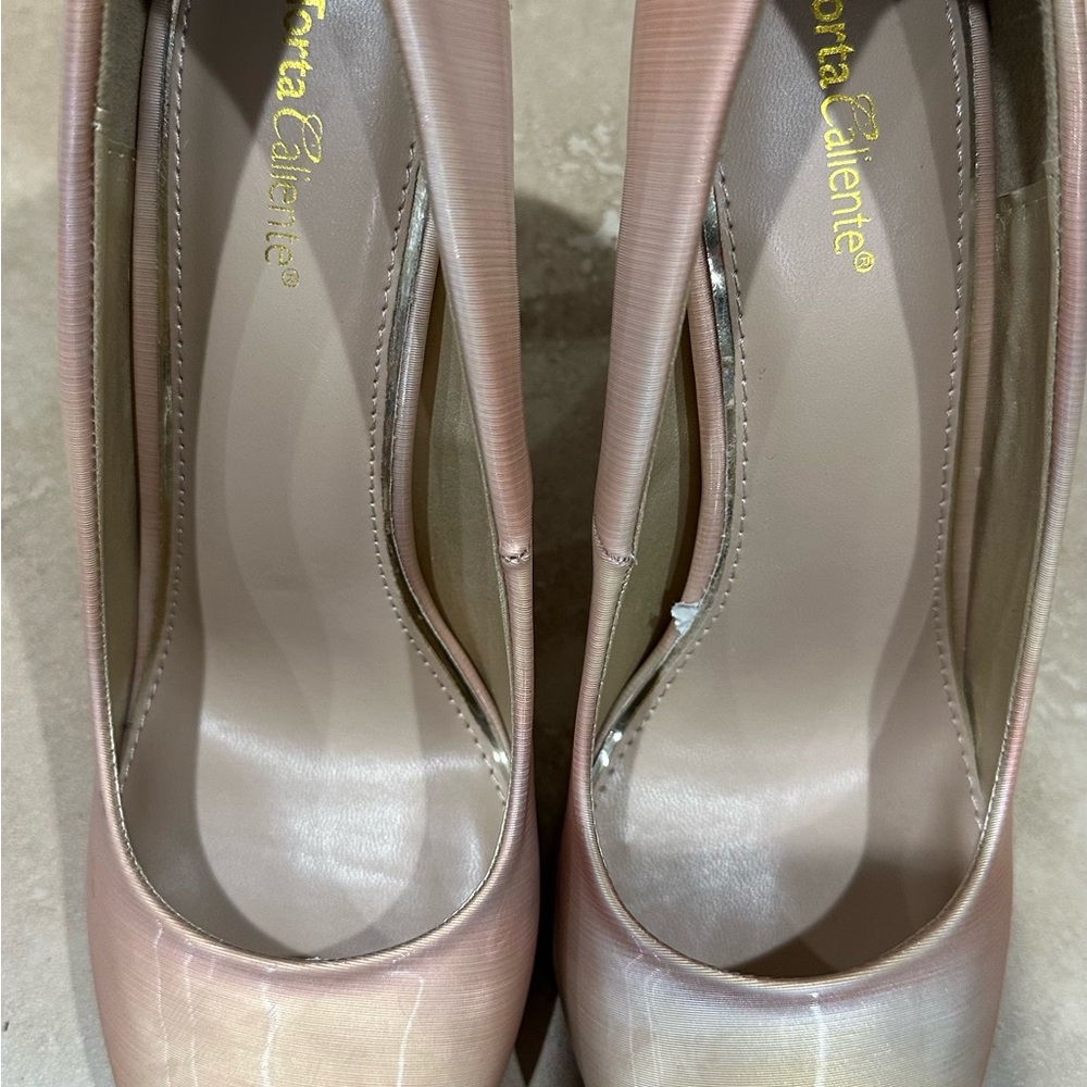 Elegant Pink Stiletto Heels with Glossy Finish